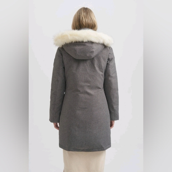 Toboggan Gia Parka - LIKE NEW - Picture 4 of 4